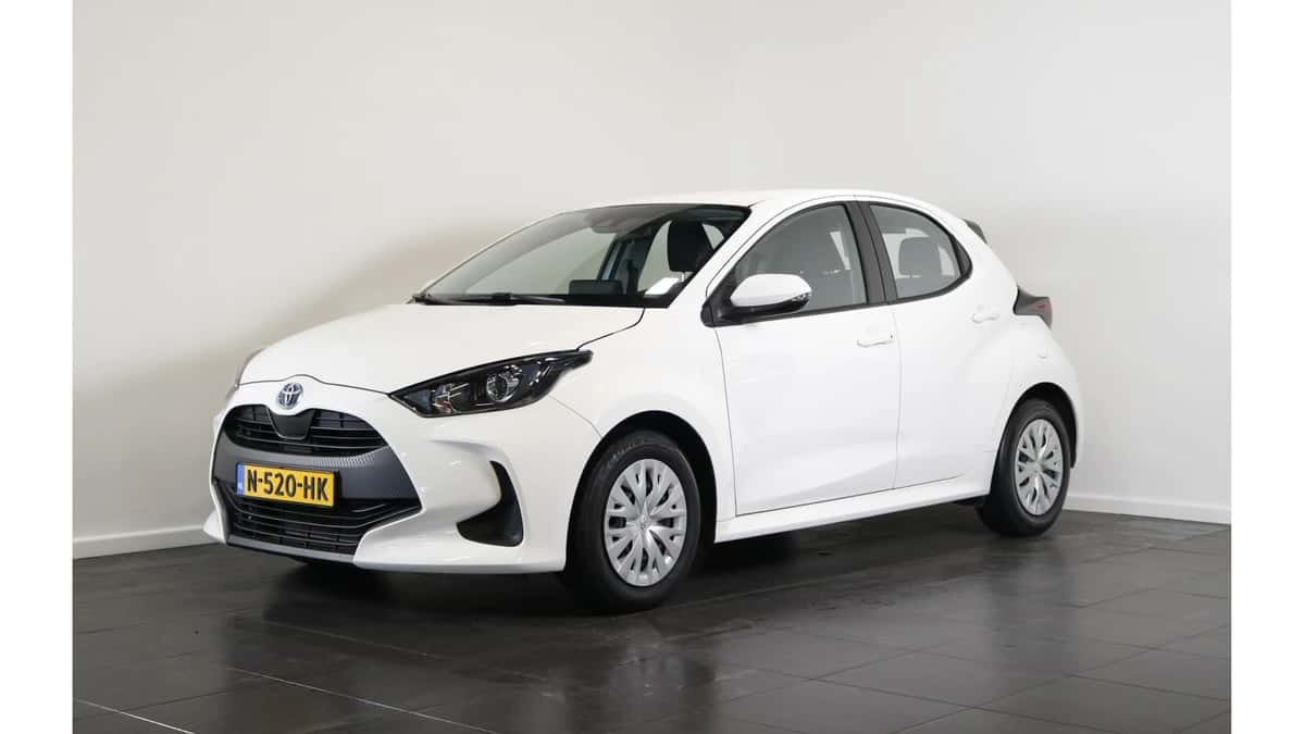 Toyota Yaris (2021) — foto 1
