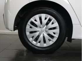 Toyota Yaris (2021) thumbnail 6