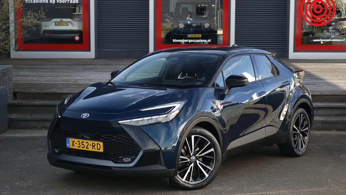 Toyota C-HR (2024) — foto 1