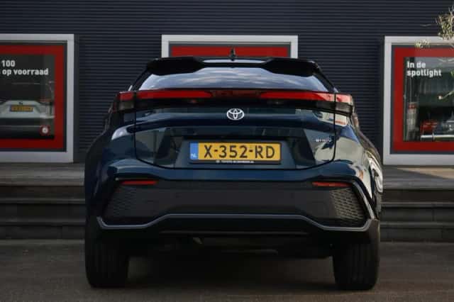 Toyota C-HR (2024) thumbnail 6