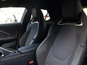 Toyota C-HR (2024) thumbnail 10