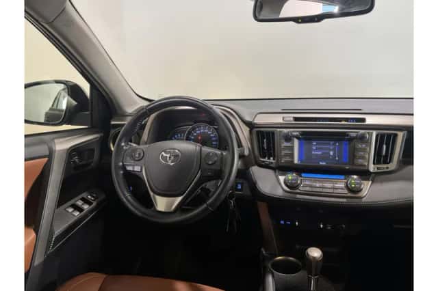 Toyota RAV4 (2014) thumbnail 2