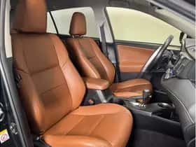 Toyota RAV4 (2014) thumbnail 6
