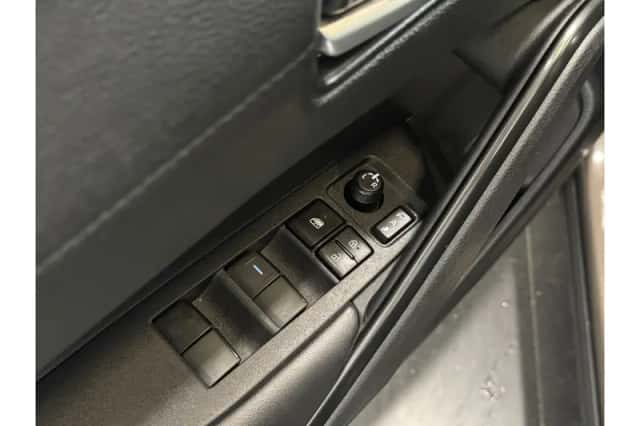 Toyota Corolla (2025) thumbnail 5