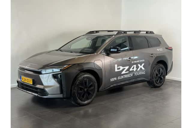 Toyota bZ4X (2026) thumbnail 1
