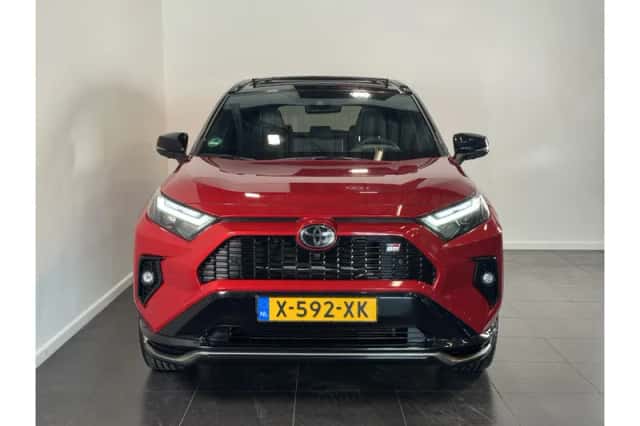Toyota RAV4 (2024) thumbnail 3