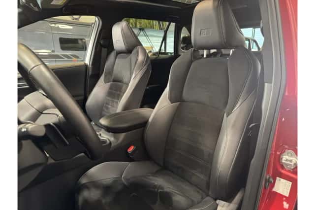 Toyota RAV4 (2024) thumbnail 4