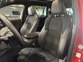 Toyota RAV4 (2024) thumbnail 4