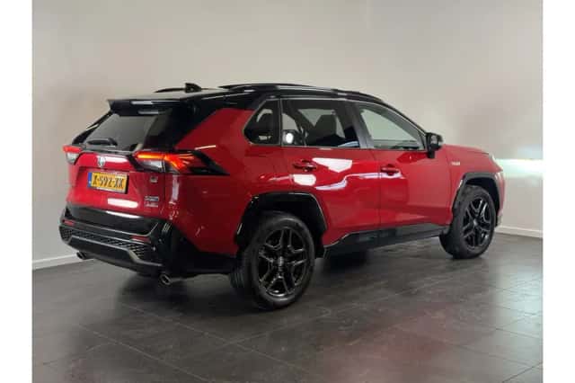 Toyota RAV4 (2024) thumbnail 5