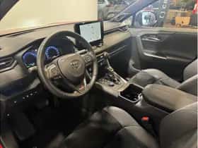 Toyota RAV4 (2024) thumbnail 6