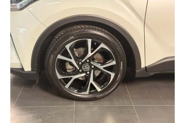 Toyota C-HR (2021) thumbnail 6