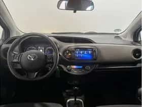 Toyota Yaris (2017) thumbnail 2