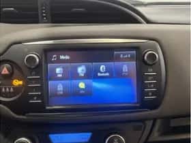 Toyota Yaris (2017) thumbnail 17
