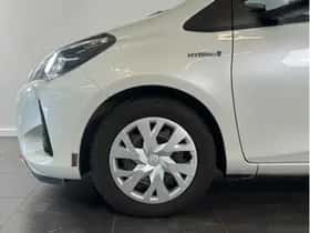 Toyota Yaris (2017) thumbnail 5