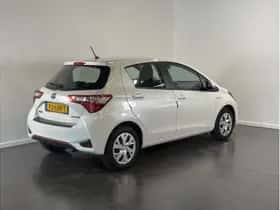 Toyota Yaris (2017) thumbnail 6