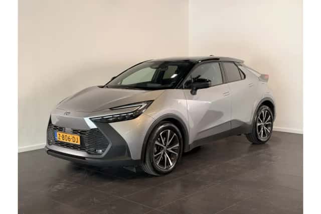Toyota C-HR (2024) thumbnail 1