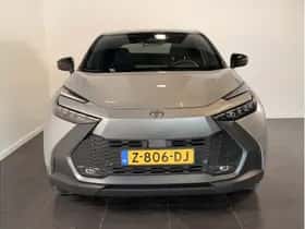 Toyota C-HR (2024) thumbnail 2