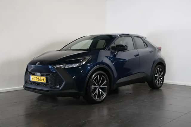 Toyota C-HR (2025) thumbnail 1