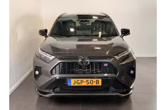 Toyota RAV4 (2025) thumbnail 3