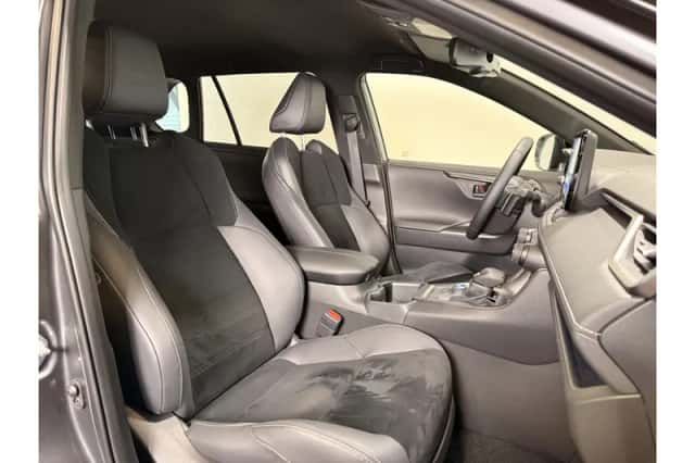 Toyota RAV4 (2025) thumbnail 6