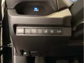 Toyota RAV4 (2025) thumbnail 10
