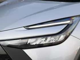 Toyota C-HR (2024) thumbnail 4