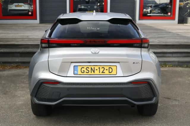 Toyota C-HR (2024) thumbnail 6