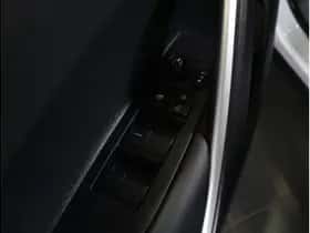Toyota Corolla (2025) thumbnail 9