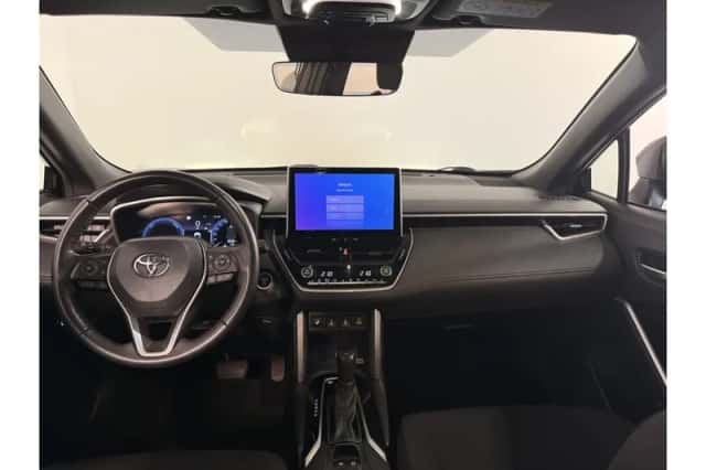 Toyota Corolla Cross (2023) thumbnail 2