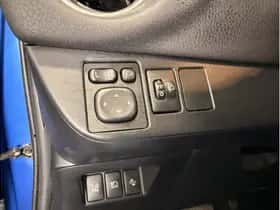 Toyota Yaris (2017) thumbnail 12