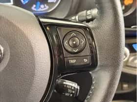 Toyota Yaris (2017) thumbnail 16