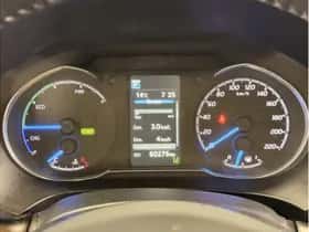 Toyota Yaris (2017) thumbnail 17
