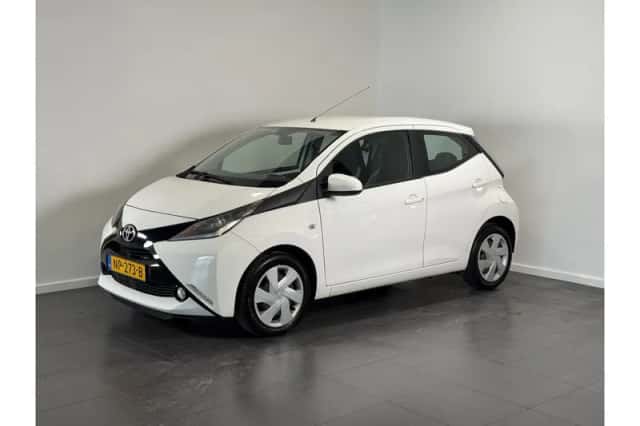 Toyota Aygo (2017) thumbnail 1