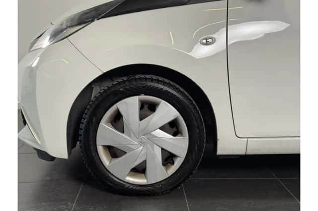 Toyota Aygo (2017) thumbnail 4