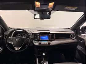 Toyota RAV4 (2018) thumbnail 2