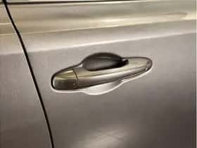 Toyota RAV4 (2018) thumbnail 6