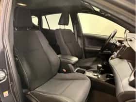 Toyota RAV4 (2018) thumbnail 8