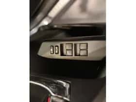 Toyota RAV4 (2018) thumbnail 9