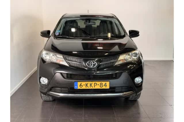 Toyota RAV4 (2013) thumbnail 4