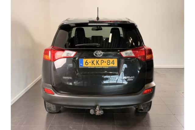 Toyota RAV4 (2013) thumbnail 5