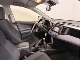 Toyota RAV4 (2013) thumbnail 8