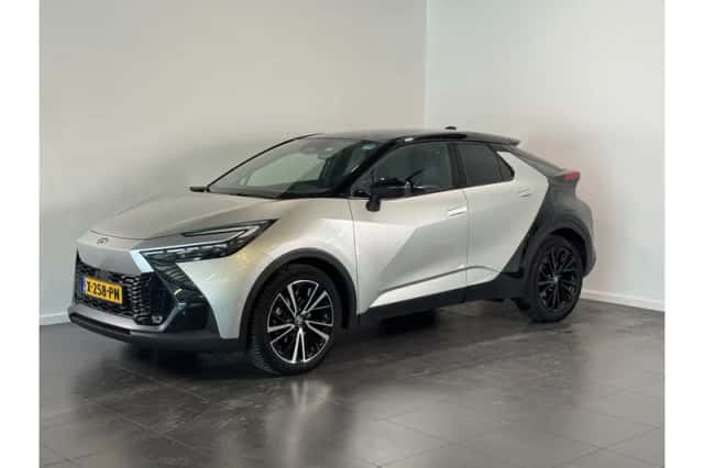 Toyota C-HR (2024) thumbnail 1