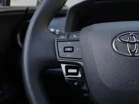 Toyota C-HR (2024) thumbnail 15