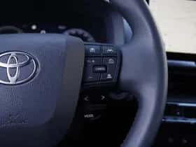 Toyota C-HR (2024) thumbnail 16