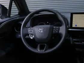Toyota C-HR (2024) thumbnail 25