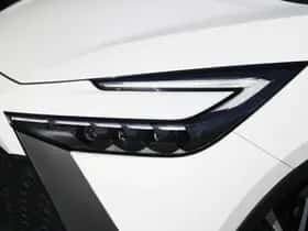 Toyota C-HR (2024) thumbnail 4