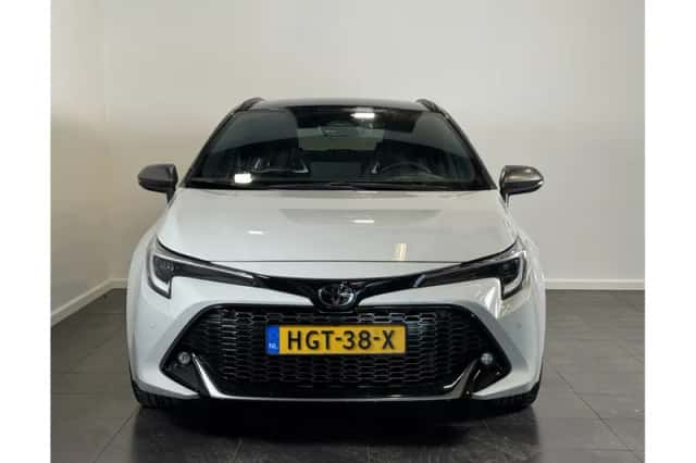 Toyota Corolla (2025) thumbnail 2