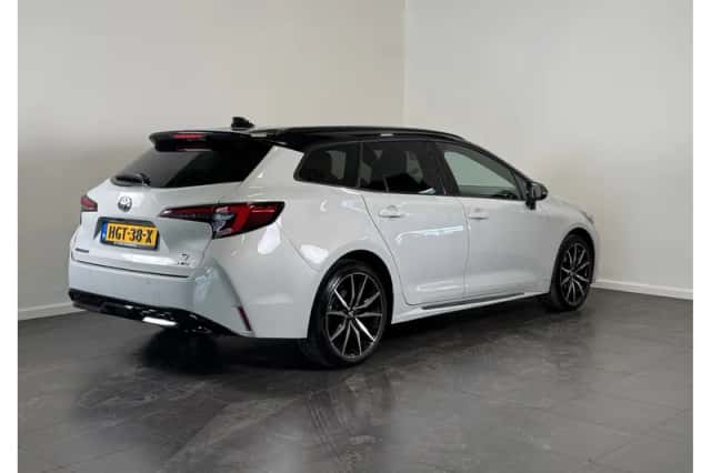 Toyota Corolla (2025) thumbnail 3