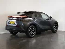 Toyota C-HR (2025) thumbnail 3