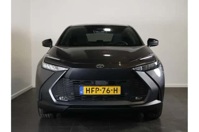 Toyota C-HR (2025) thumbnail 4